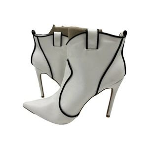 Liliana Ultra High White Black Trim Heel Boots Booties SIZE 9